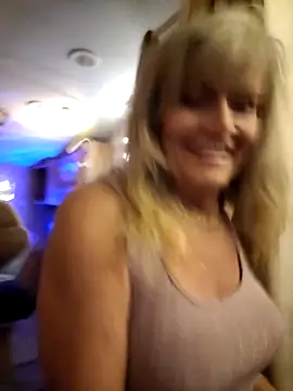 March 2025 - βίντεο μοντέλου annika_lately