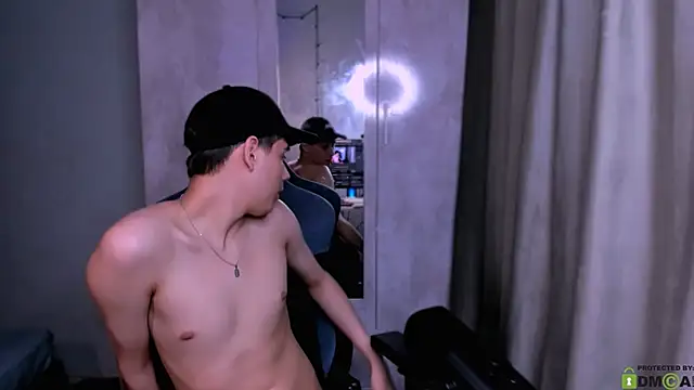 [30 Mar 17:33] Private Show - video by Foxicfu cam model