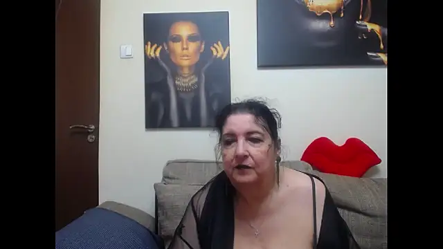 oil and playing boobs - فيديو من maturekorine موديل الكام