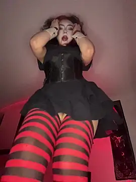 Spooky striptease!