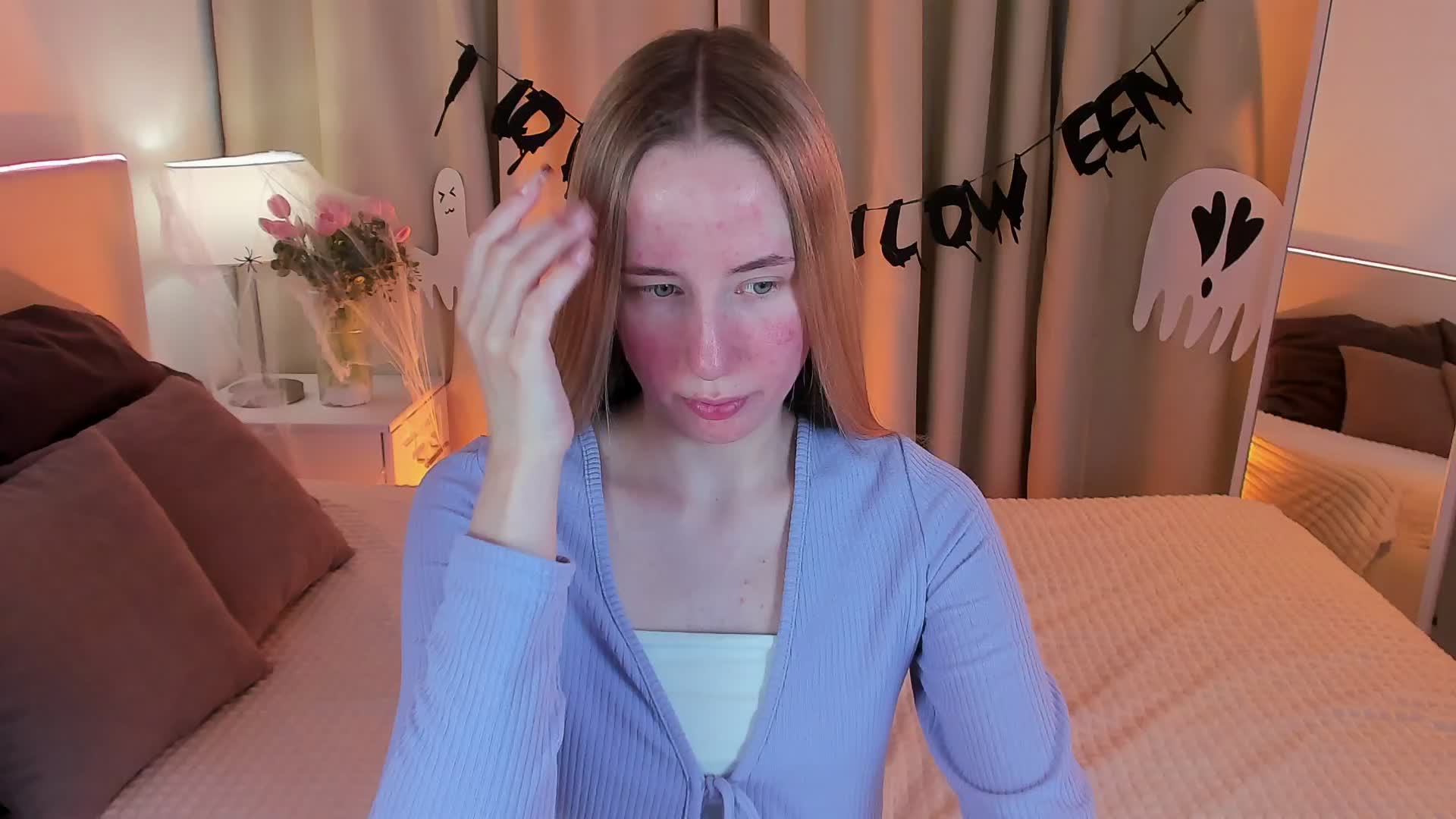 Police girl gets punished - فيديو من Cassie_Kelman موديل الكام