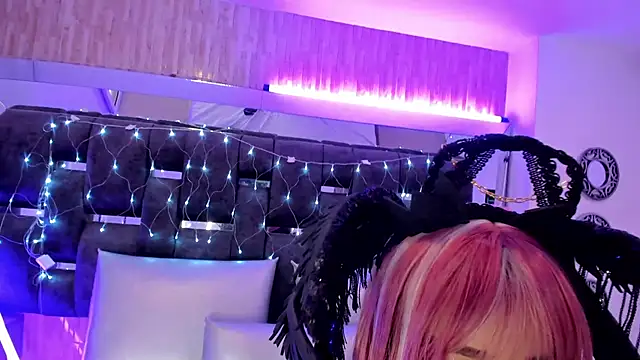 show pussy wet - video oleh model kamera Charlotte_Myers