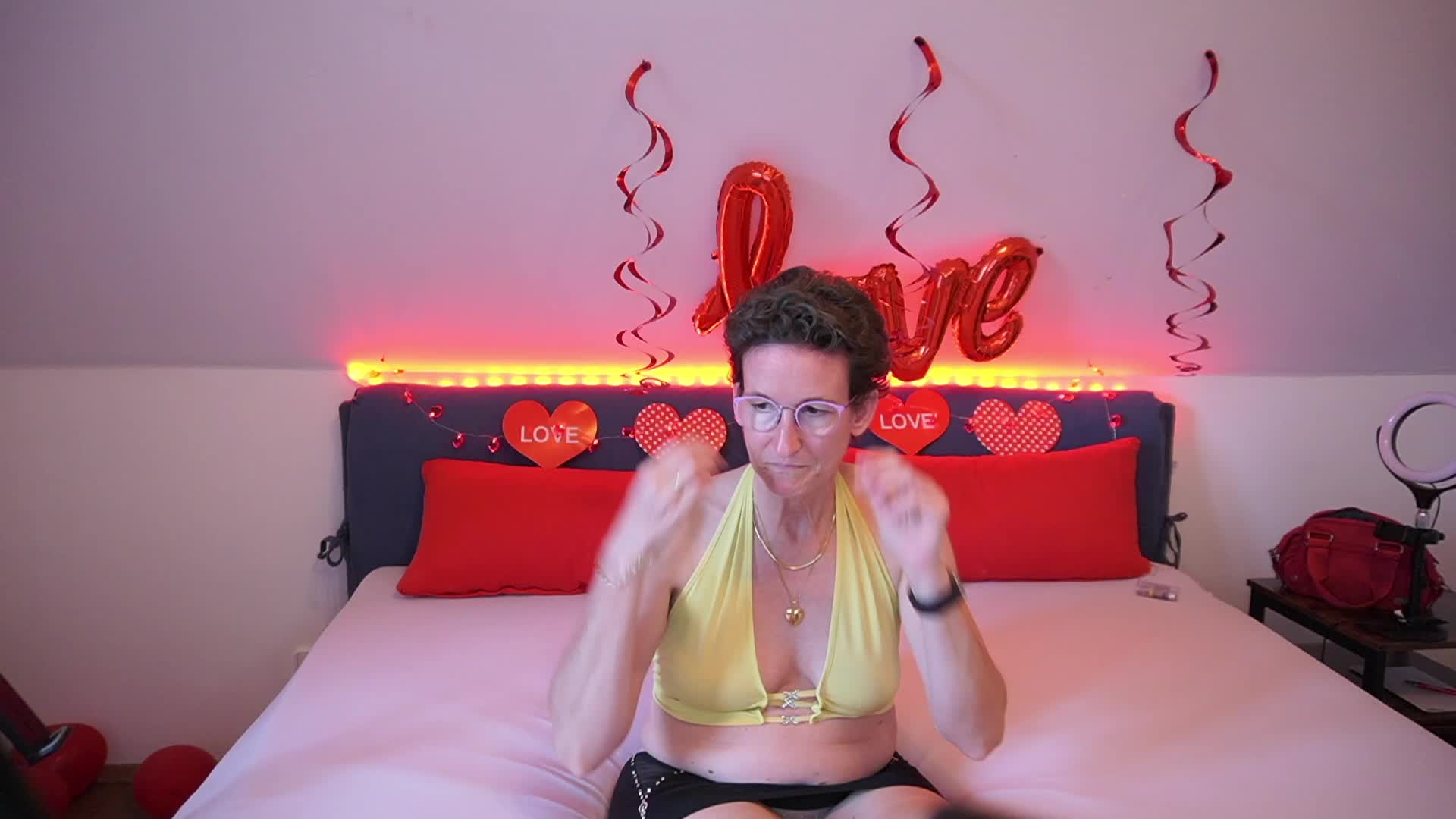 [8 Apr 18:12] Private Show - video by BineSommer cam model