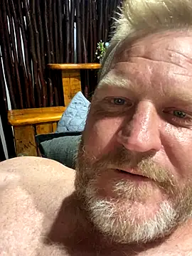 When do you want to eat my cum? - video oleh model kamera sexycouple109