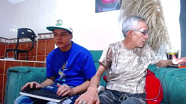 [13 Feb 20:04] Spy Show - vídeo XXX de MC_ForbiddenFlavor