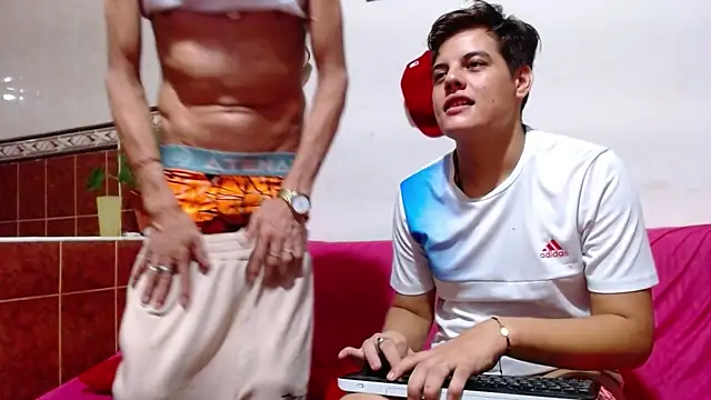 suck the cock both - Video von MC_ForbiddenFlavor Cam-Model