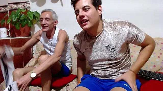 But the ass of Daddy and Daddy sucks my cock - Video von MC_ForbiddenFlavor Cam-Model