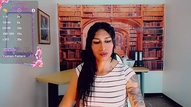 [25 Feb 18:55] Private Show - Vídeo de khiara_moretti, modelo de vídeos