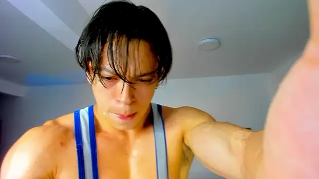 WORSHIP OF MY MOUTH. KISSES AND LICKS - vidéo du modèle de showcams Baxter_Dex