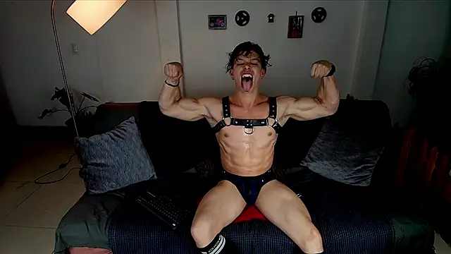 Flexing hard in leather cas - - video by Baxter_Dex cam model