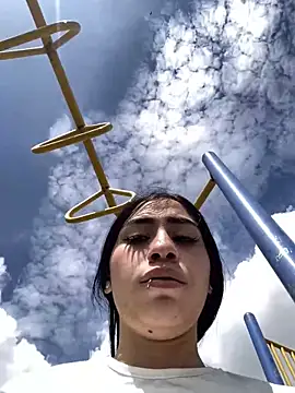 Mira como.me toco y saco mis tetas en parque publico - video by Bunny_sexy01