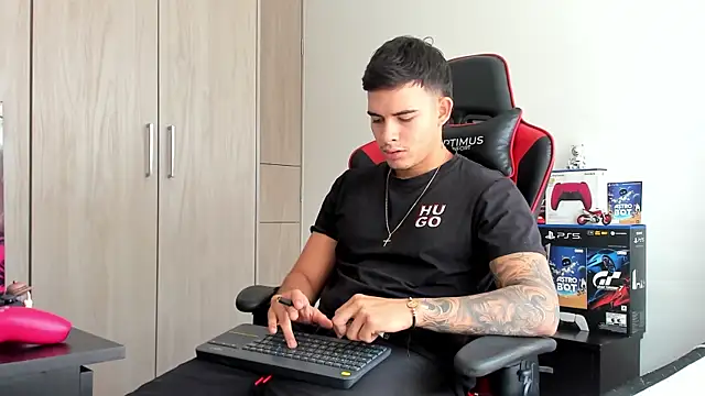 SEX IN MY CHAIR FINGERS IN THE ASS - відео від вебкаммоделі jacob_firexx