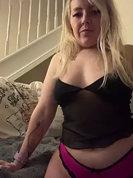 [13 Feb 21:31] Spy Show - video by xxcurvyjessiexx cam model