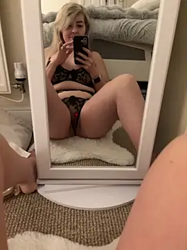 Wearing heels 👠 & fucking my dildo 😉🍆💦😜 - video by xxcurvyjessiexx cam model