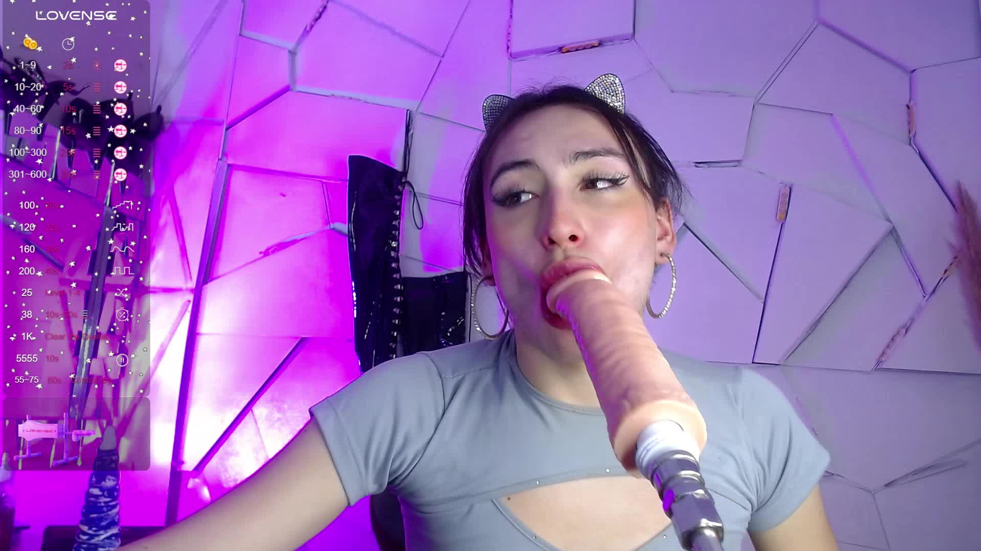 fuck me with a horn - video av scarlett_taylor007 cam-modell