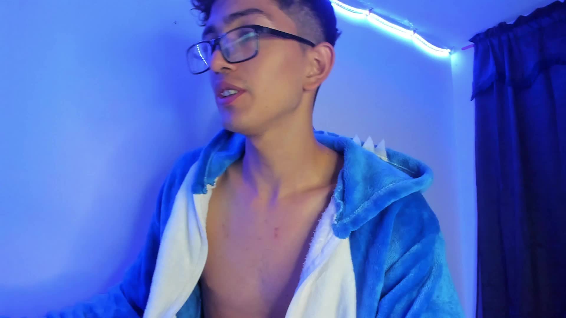 look my big cock on POV – видео вебкам-модели TylerWhite_