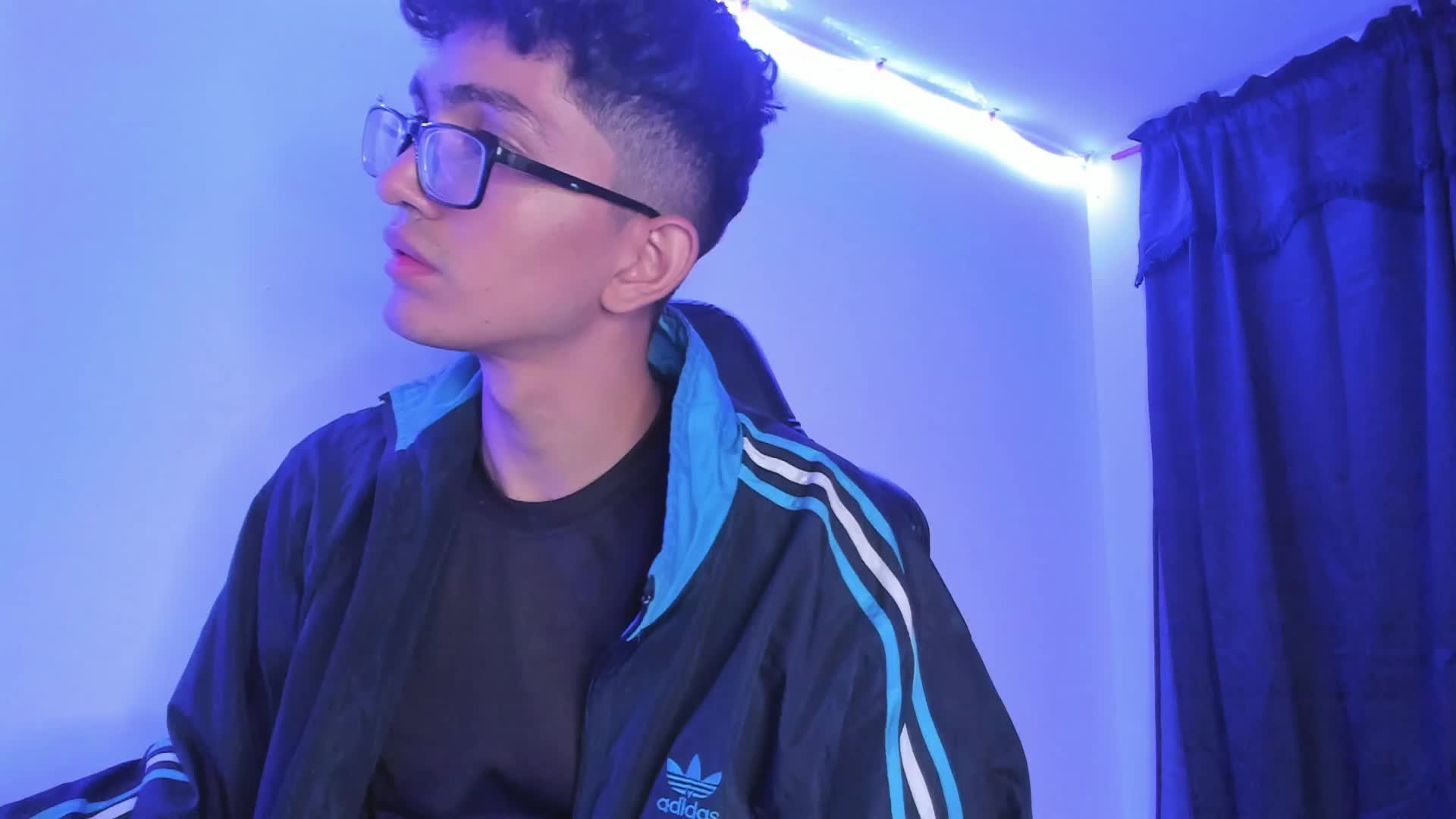 You like lick my toes? – видео вебкам-модели TylerWhite_