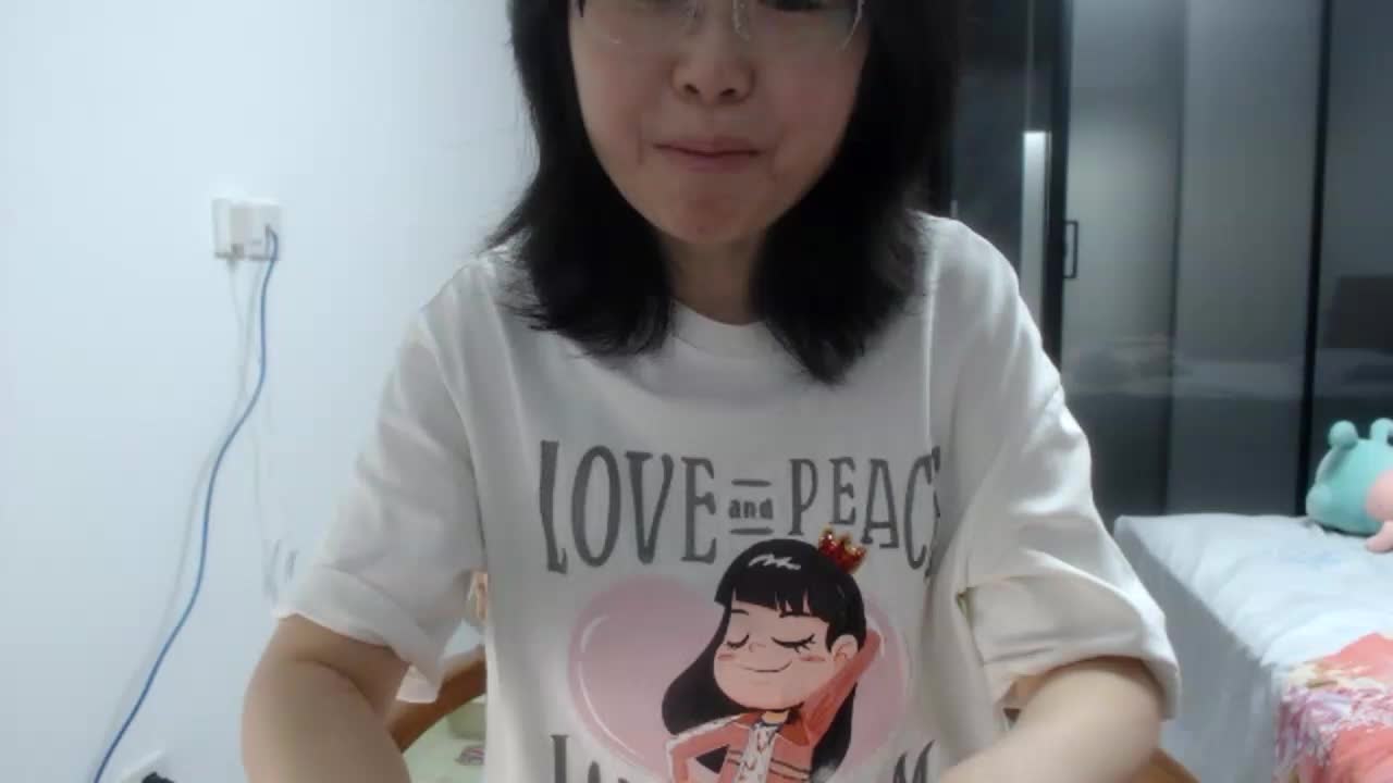 suck big dildo and gag it - Vídeo de sonyx, modelo de vídeos