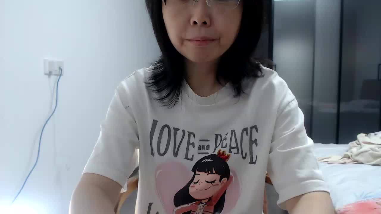 dildo fuck pussy and lay on bed be fucked - Vídeo de sonyx, modelo de vídeos