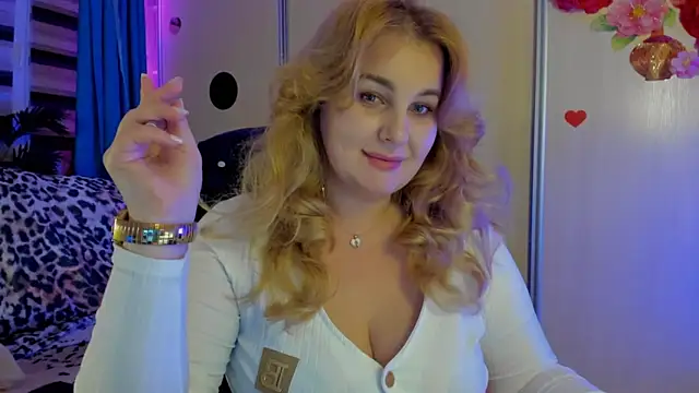 I love doggystyle fucking pvt - video di CoraSwon modella di cam