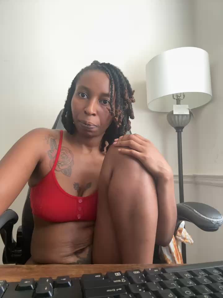 Watch me cum after I spread this pussy open for you - vidéo du modèle de showcams LeyaHoneybuns