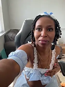 Watch my toes curl while I cum for you