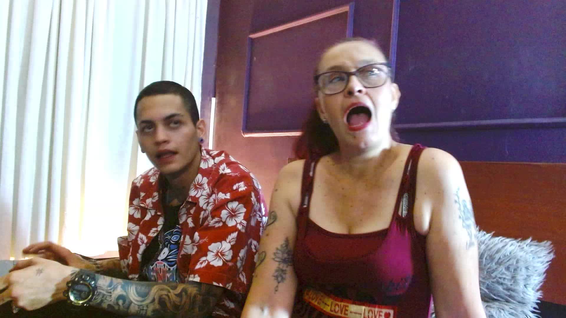 Hawian shirt = Dick eated