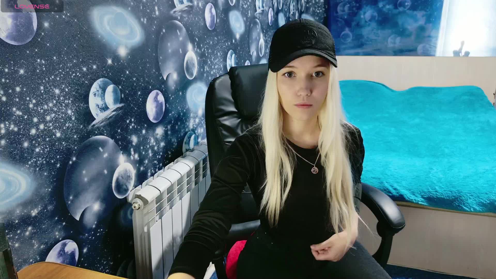 [10 Oct 15:31] Private Show finger ass - video by NaomiHita cam model