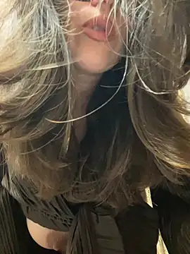 make me wet - NadiraNoor主播的视频