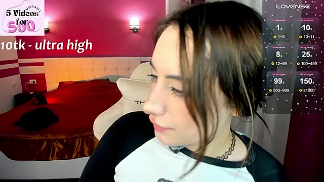 Showing my perfect body - video by MoranaKit cam model