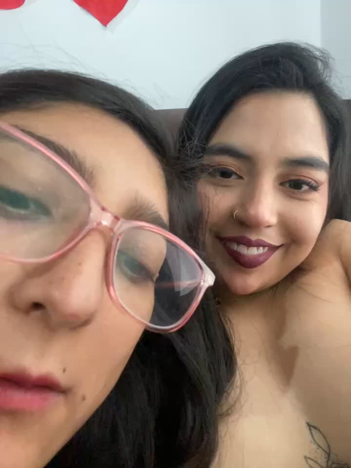 PVT SHOW PAIR OF SCISSORS+69 HOT - فيديو من PamelaFtMia موديل الكام