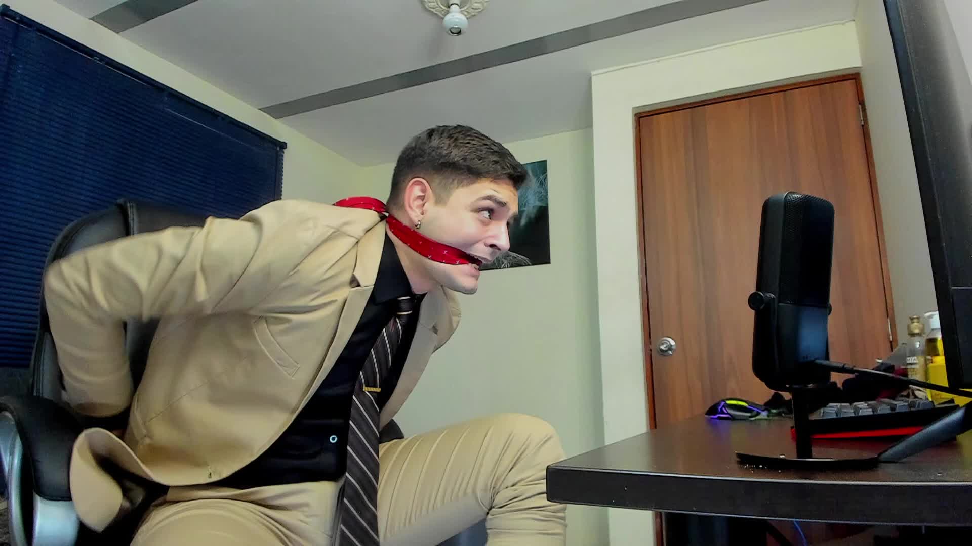 I'm tied.... - Vídeo de Nicolas_Fellener, modelo de vídeos
