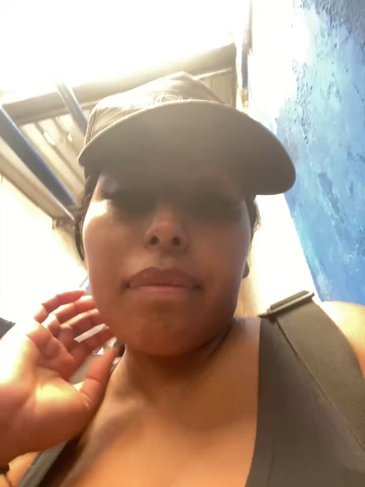 squirt in public bathroom of the gym - video by emmyjhonson07 cam model