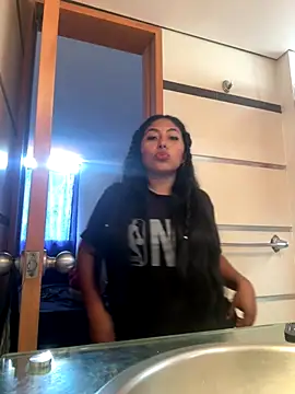 danza sexy en mi baño - video by emmyjhonson07 cam model