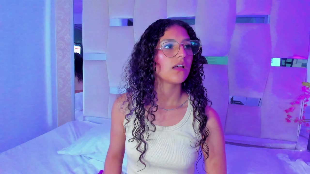 [4 Oct 00:06] Private Show - 視頻由 Miia002 主播提供