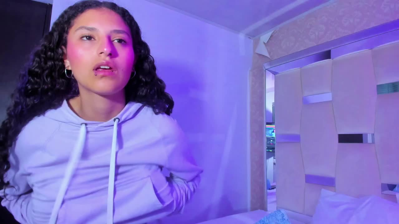 [24 Nov 22:32] Private Show - 視頻由 Miia002 主播提供