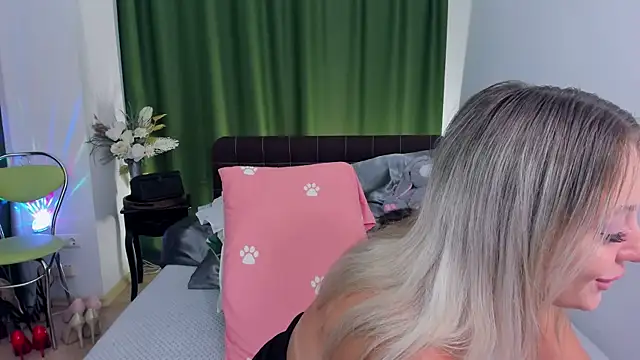 hot anal and deep Throat - Video von DanikaMorri Cam-Model