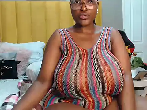 black dildo ride - Vídeo de Bustygoddess32, modelo de vídeos