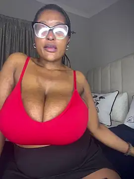 [6 Oct 23:13] Private Show – video od webkamerové modelky Bustygoddess32
