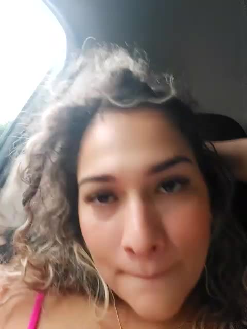 I play tricks in my dad's car while he's talking to a friend🙊 - βίντεο μοντέλου Sara_smiiith211