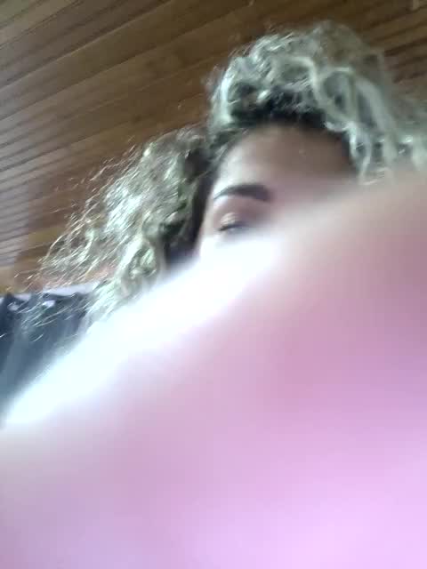 Playing with my juicy pussy at home 😈💦 - vídeo de la modelo de cam Sara_smiiith211