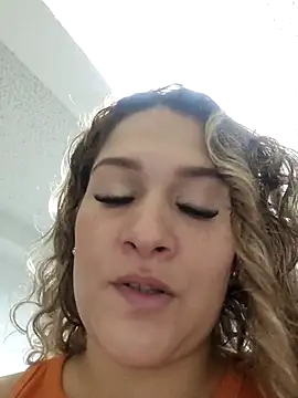 I play with my pussy in the house and my friends are there - βίντεο μοντέλου Sara_smiiith211