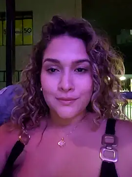 I play with my tits and pussy at the bar😈🔥 - βίντεο μοντέλου Sara_smiiith211