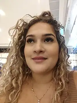 I cum in a restaurant 🤭💦 - βίντεο μοντέλου Sara_smiiith211