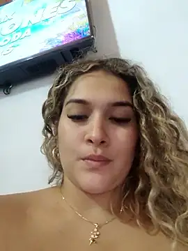 I masturbate in a store and the owner watches me while I do it🤭 - βίντεο μοντέλου Sara_smiiith211