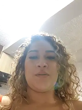 I play with my pussy at my parents' house and suck a really delicious cock - βίντεο μοντέλου Sara_smiiith211