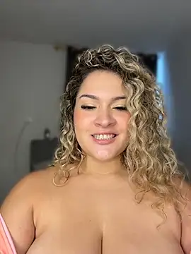 I lick my armpits so deliciously for you, daddy.😈