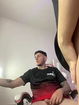 SHOW COUPLE, FINGER IN THE ASS AND FUCK PUSSY - vídeo de Lia_sex69 modelo de câmara