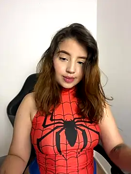 MASTURBATE PUSSY IN LIVINGROOM + COSPLAY SPIDERMAN - vídeo de Lia_sex69 modelo de câmara