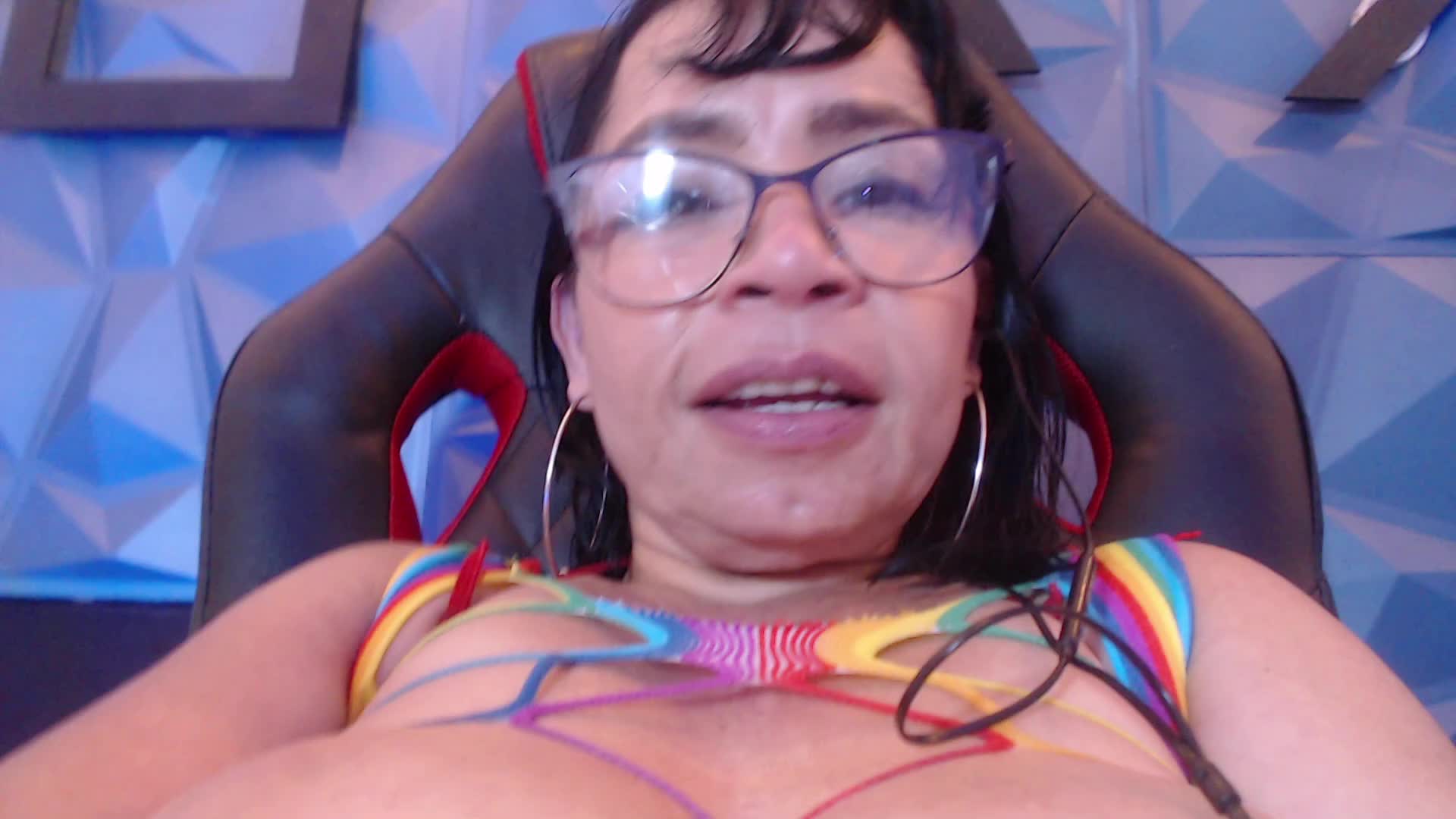 [3 Nov 00:44] Private Show - annie_wigg adlı kamera modelinin videosu